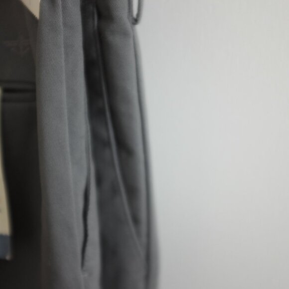 COPY - Dockers grey signature khaki classic fit size W42L32 - Picture 4 of 11